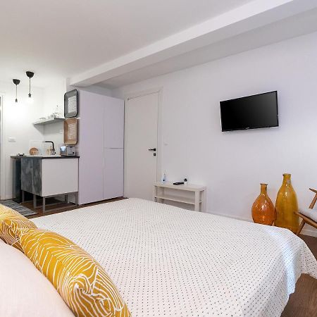 Stylish Studio Apartment By Irundo Rovinj Exterior foto